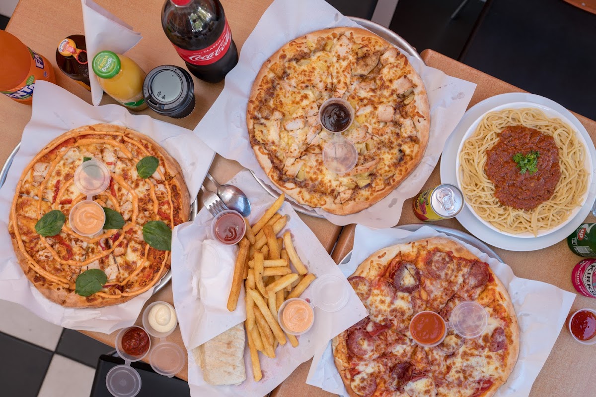 La Casa Pizza & Broaster Chicken-3